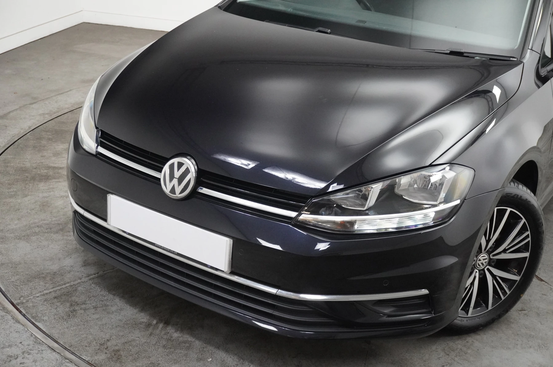Volkswagen-Golf-image-36