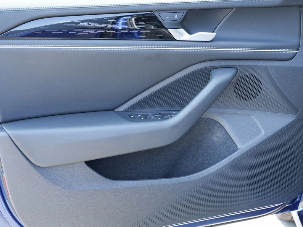 Volkswagen-Passat-image-14