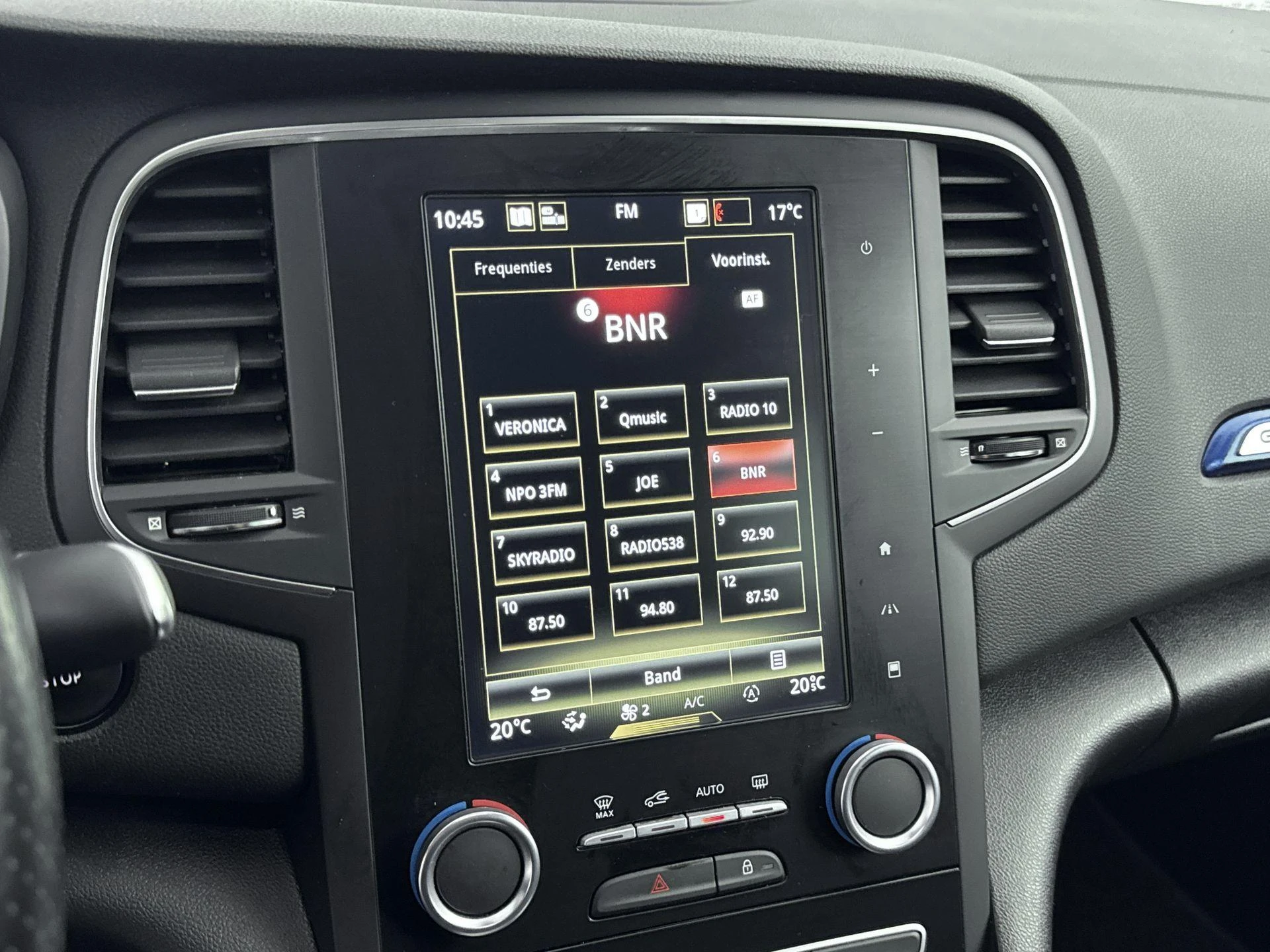 Renault-Mégane Estate-image-6