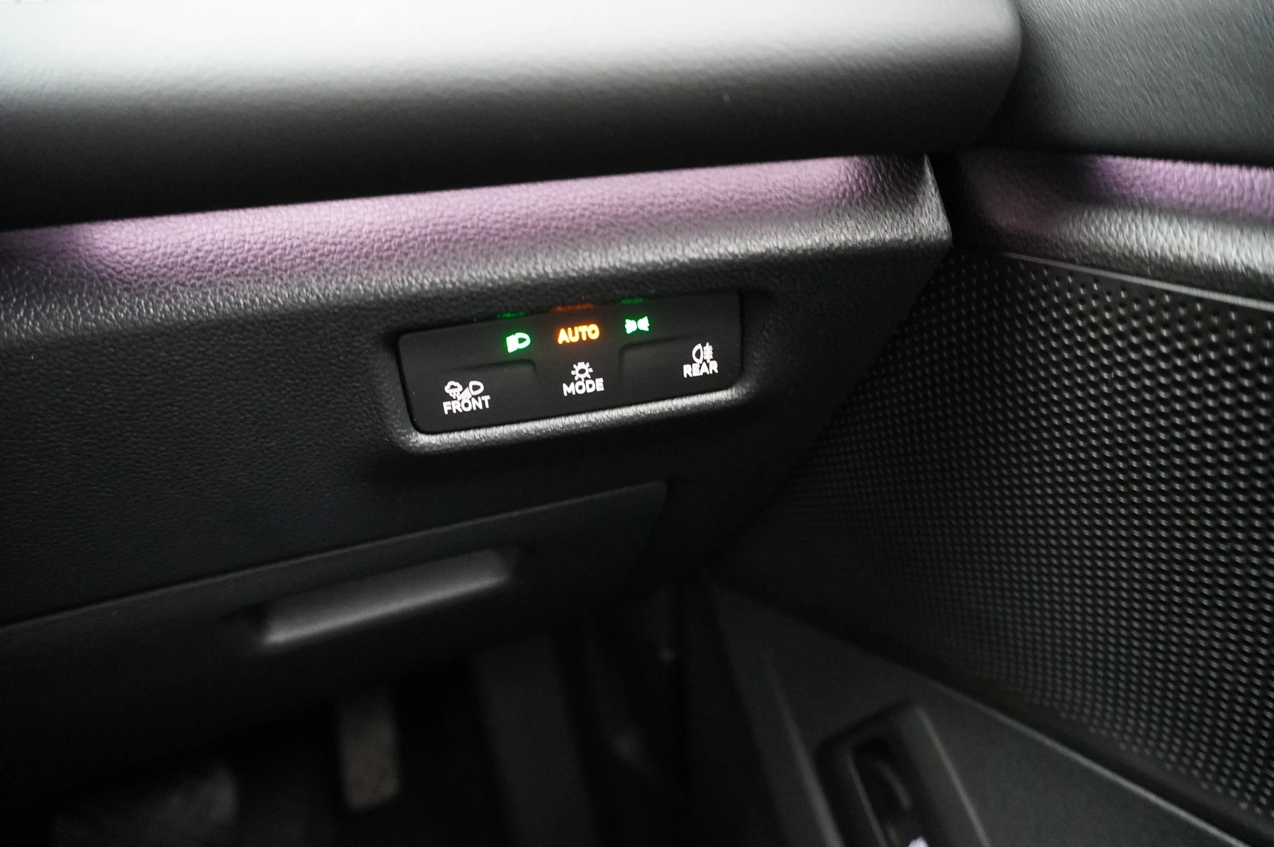 Volkswagen-Tiguan-image-28