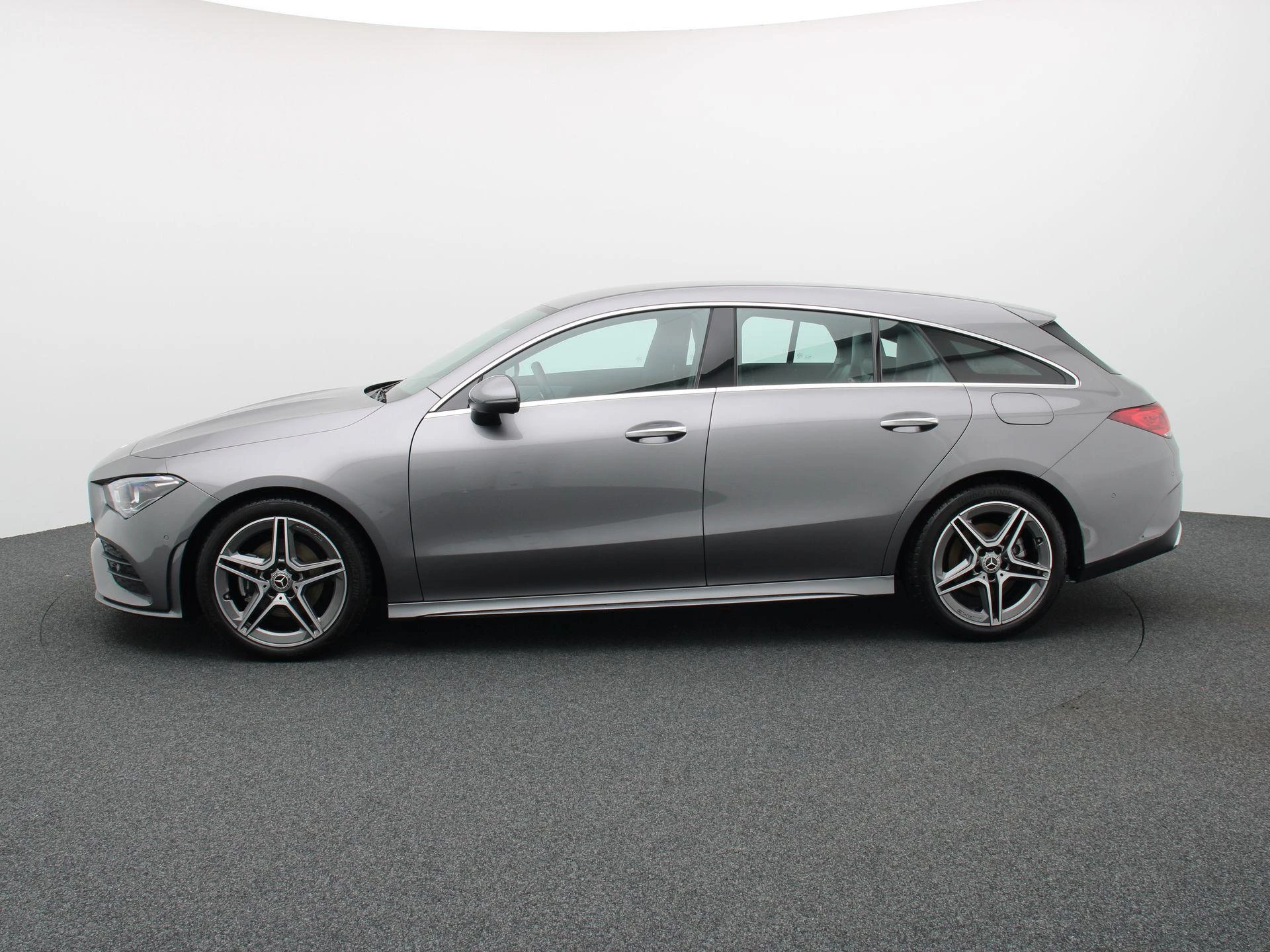 Mercedes-Benz CLA 180 AMG Line SHOOTING BRAKE
