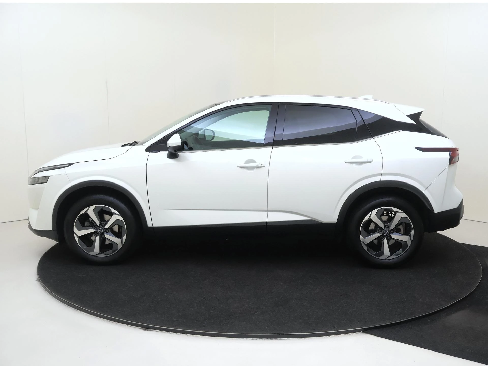 Nissan QASHQAI 1.3 MHEV Xtronic N-Connecta