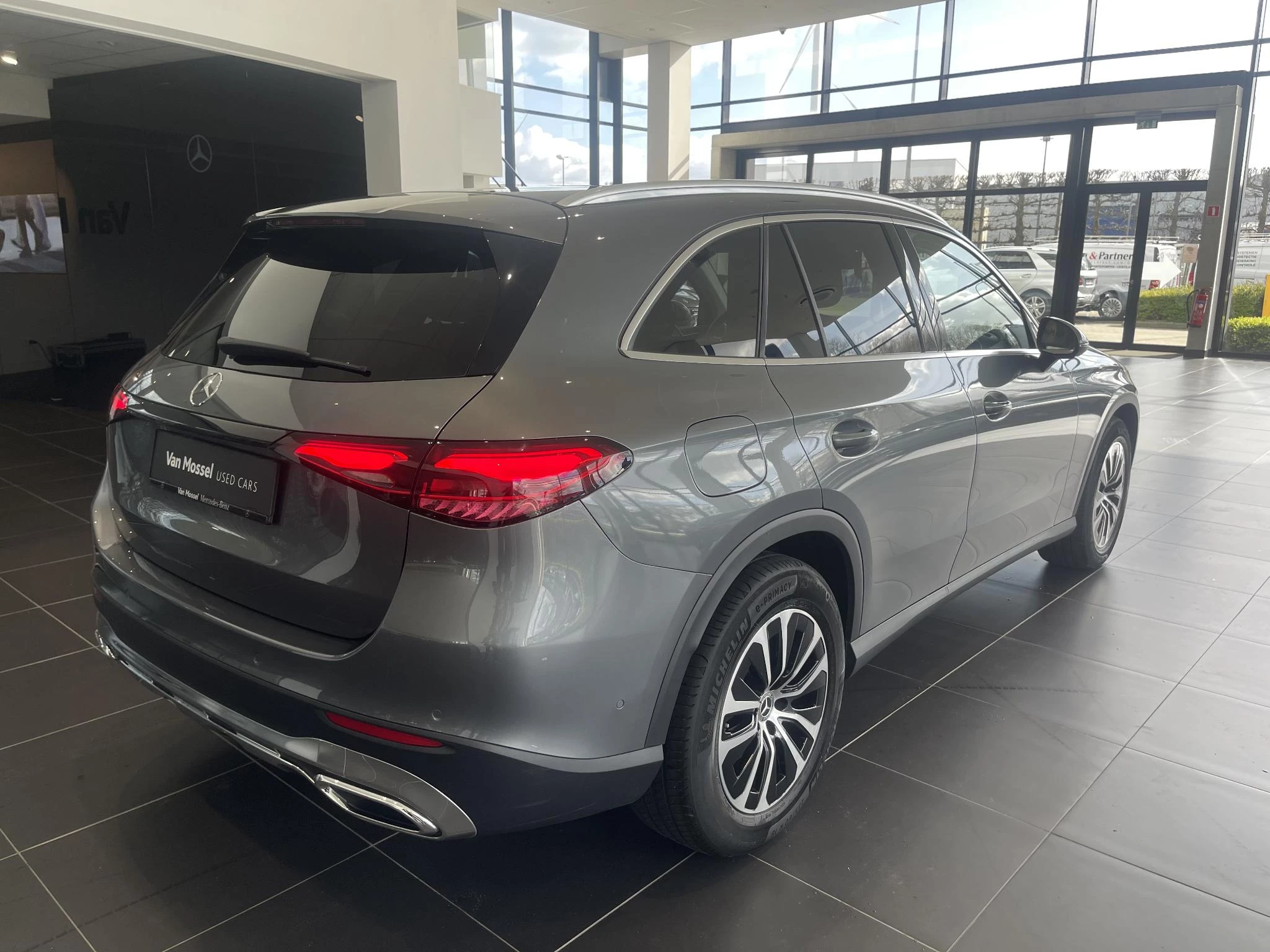 Mercedes-Benz GLC 200 4MATIC Business Line + CARPLAY + LED + CAMERA +