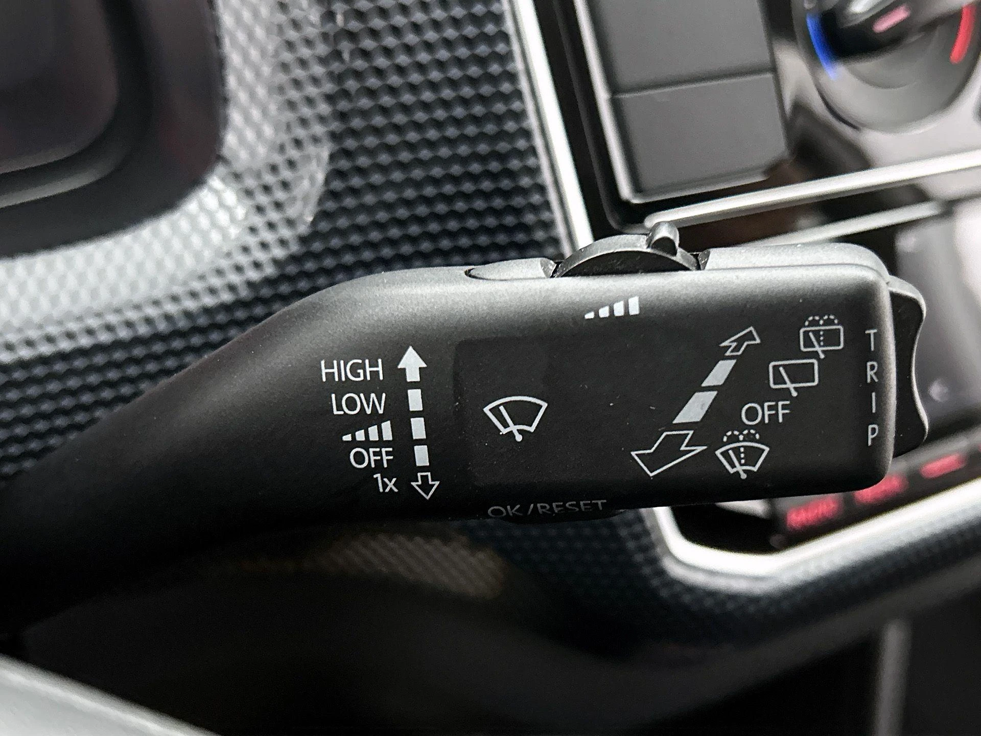 Volkswagen-up!-image-7
