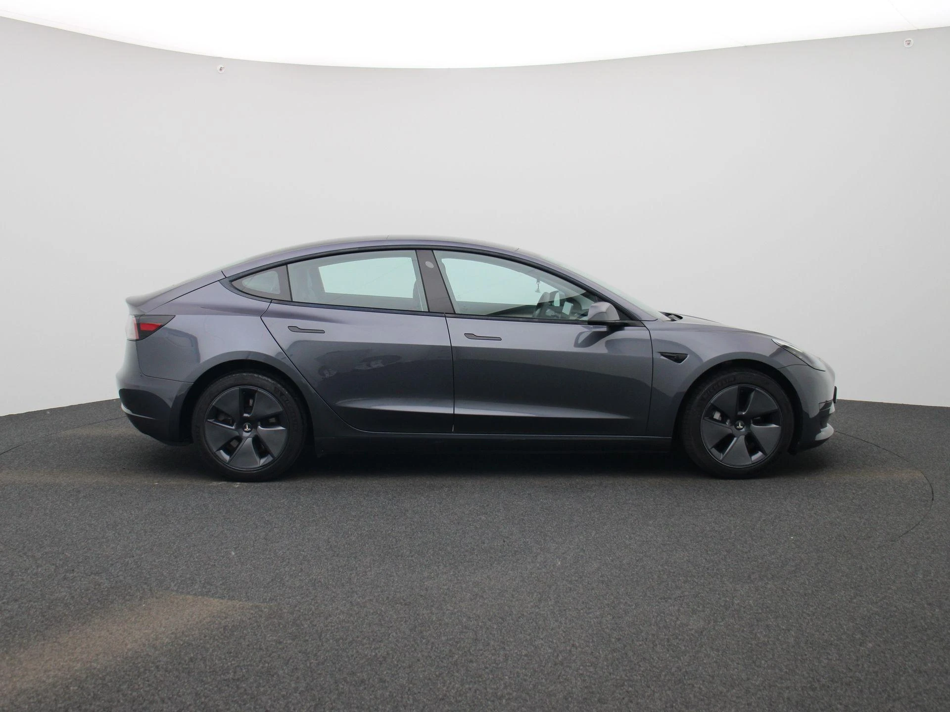Tesla Model 3 Standard Range Autopilot