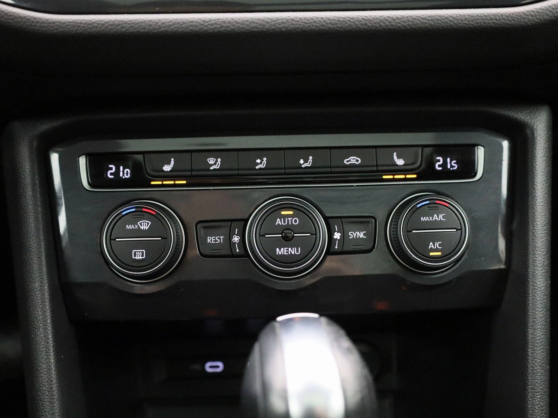 Volkswagen-Tiguan Allspace-image-18