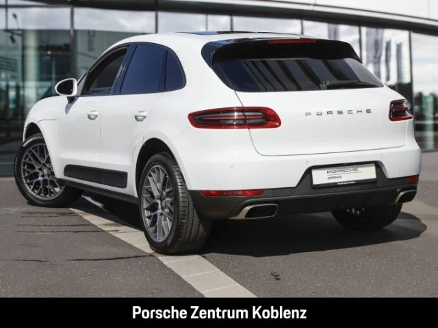 Porsche-Macan-image-2