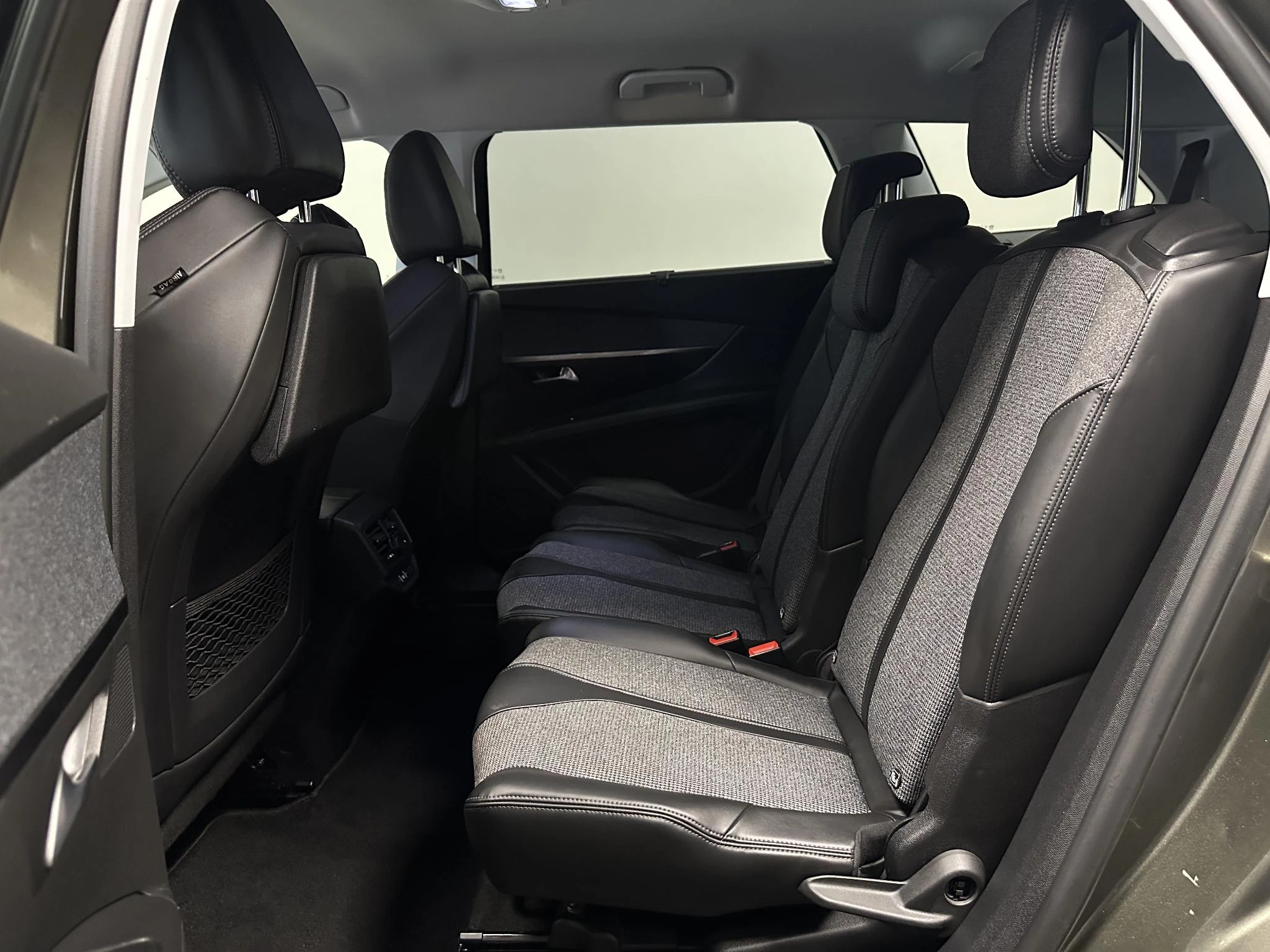 Peugeot-5008-image-11