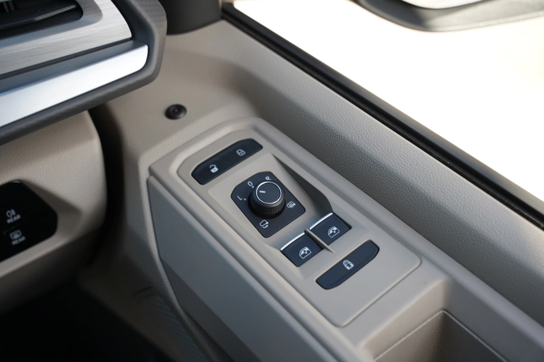 Volkswagen-California-image-23