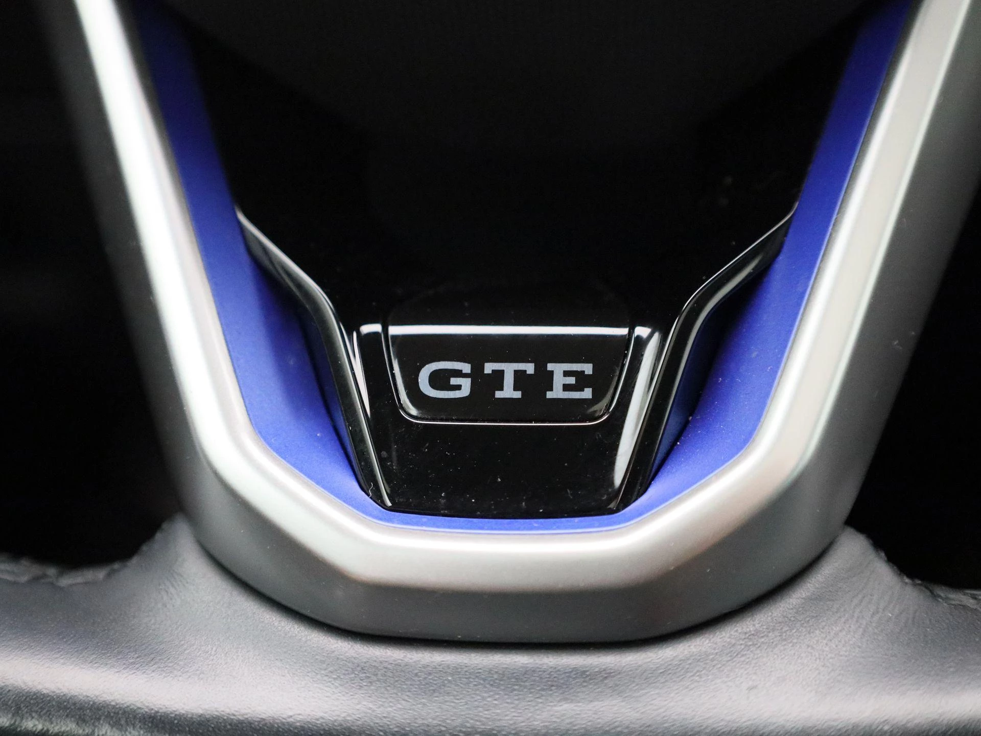 Volkswagen-Passat-image-26