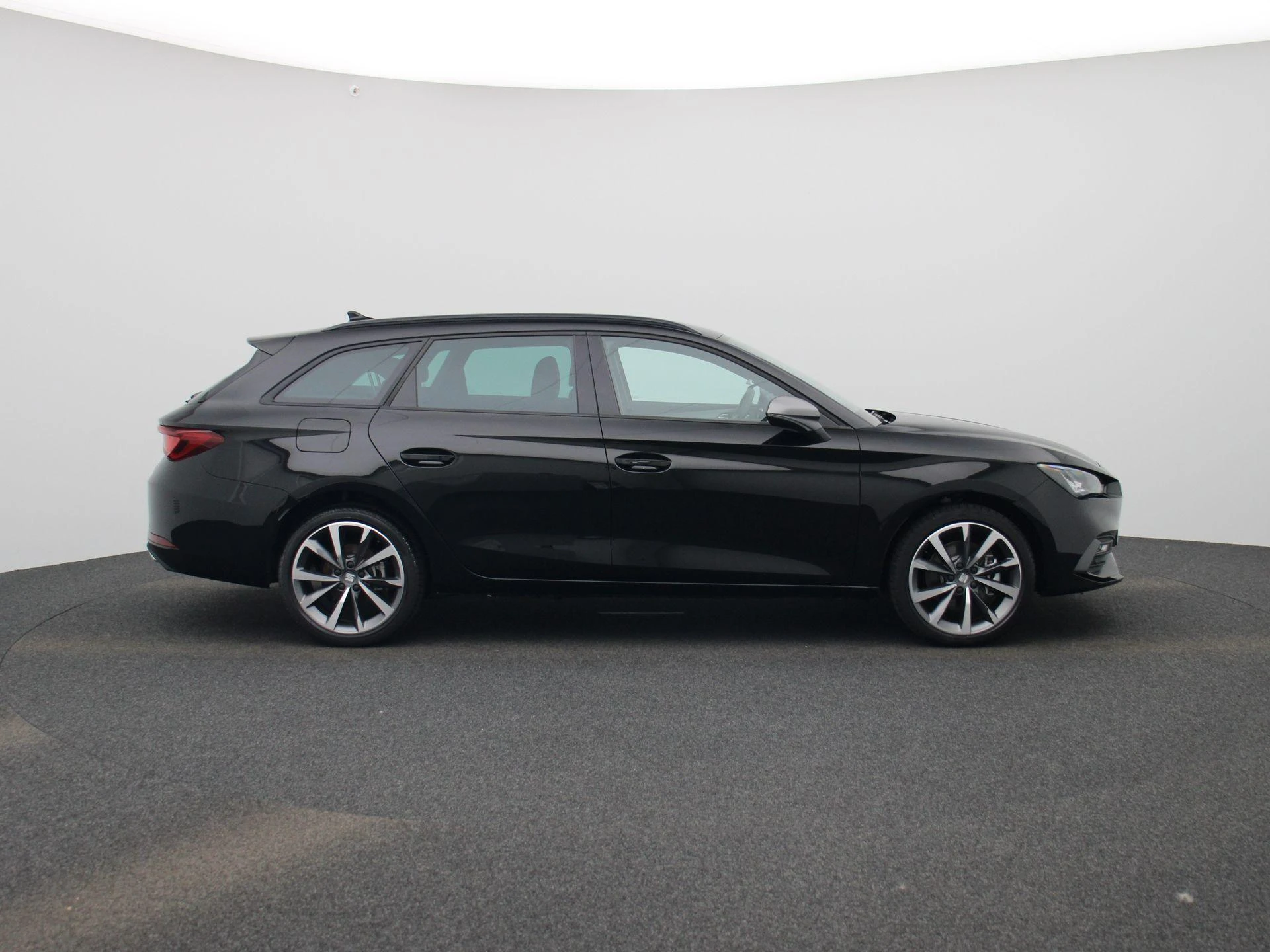 SEAT Leon Sportstourer 1.5 TSI e-Hybrid FR Business