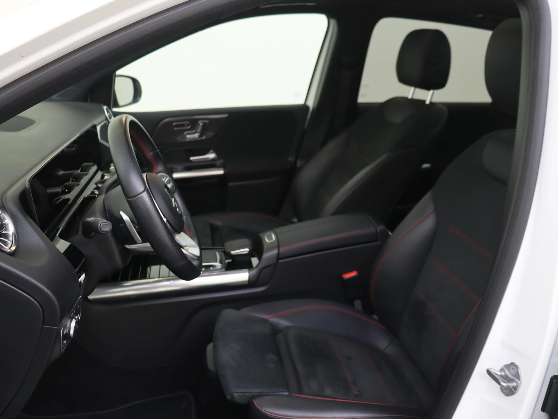 Mercedes-Benz-B-Klasse-image-2