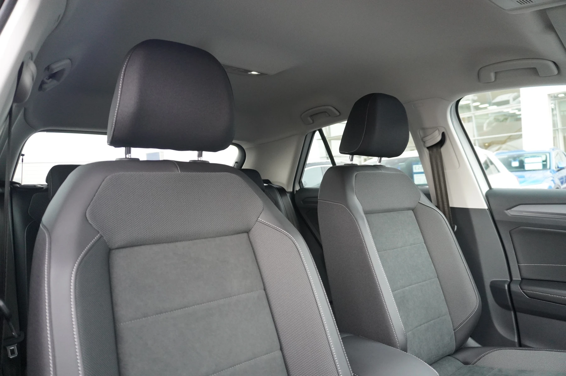 Volkswagen-T-Roc-image-8