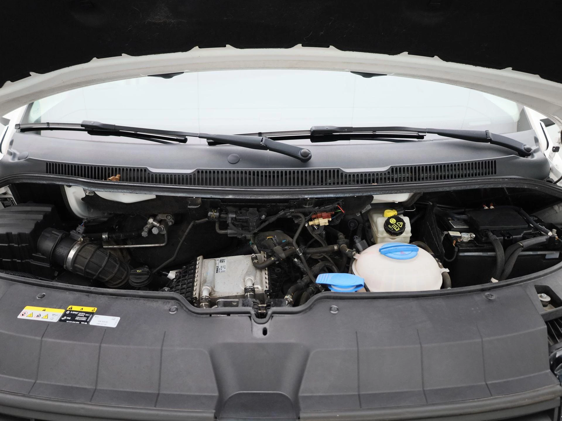 Volkswagen-Transporter-image-32