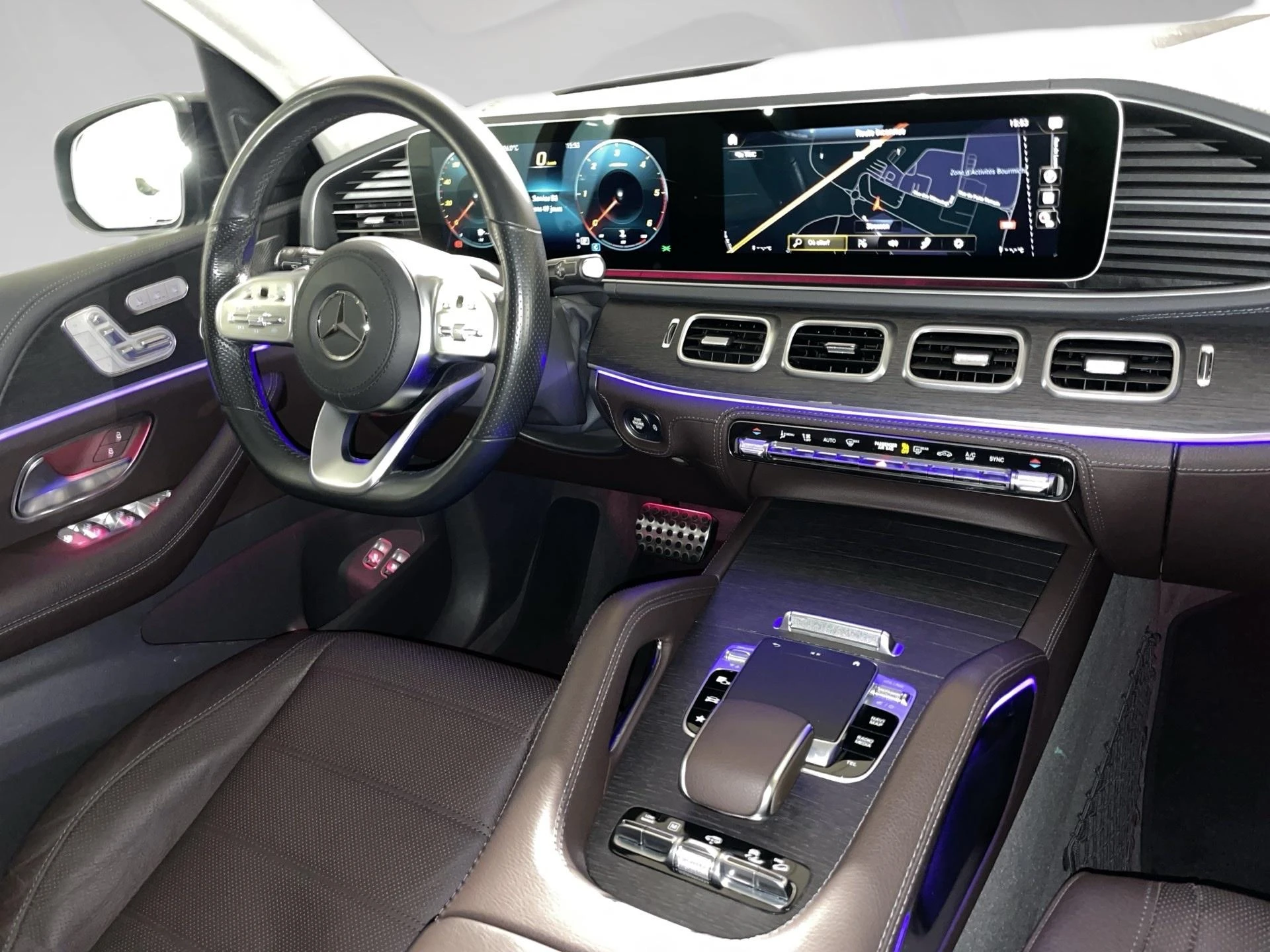 Mercedes-Benz-GLS-image-6