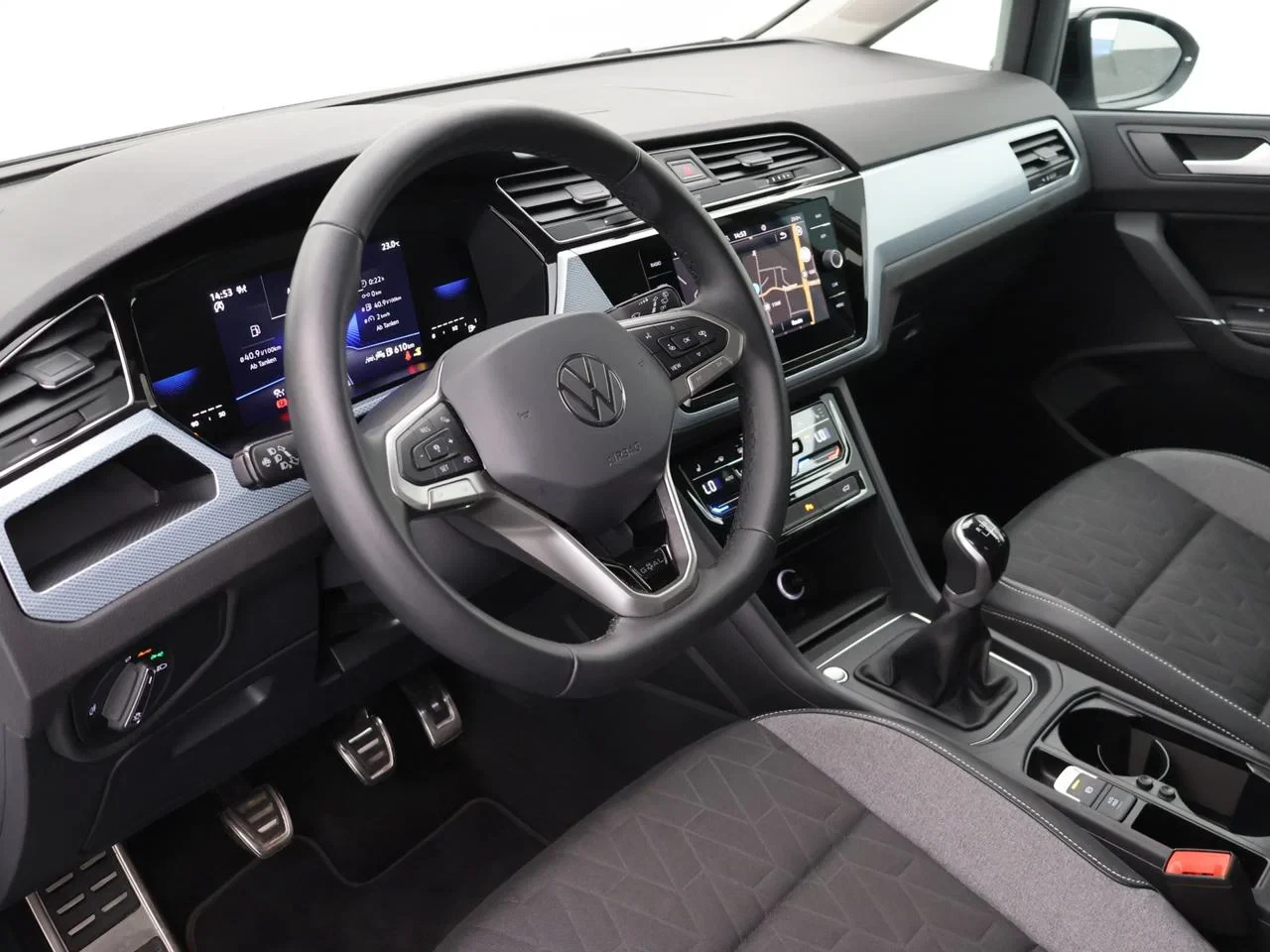 Volkswagen-Touran-image-14