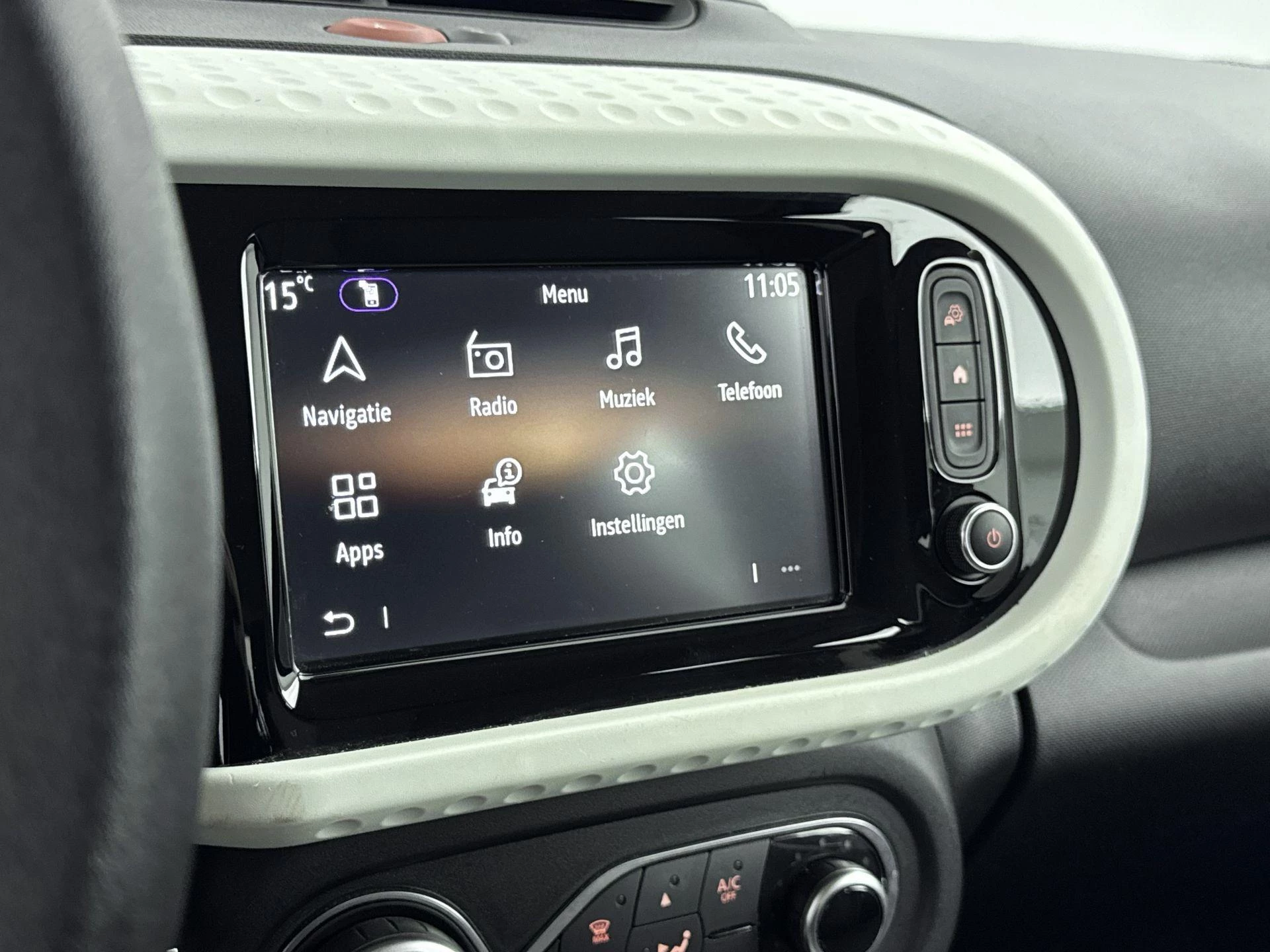 Renault-Twingo-image-13