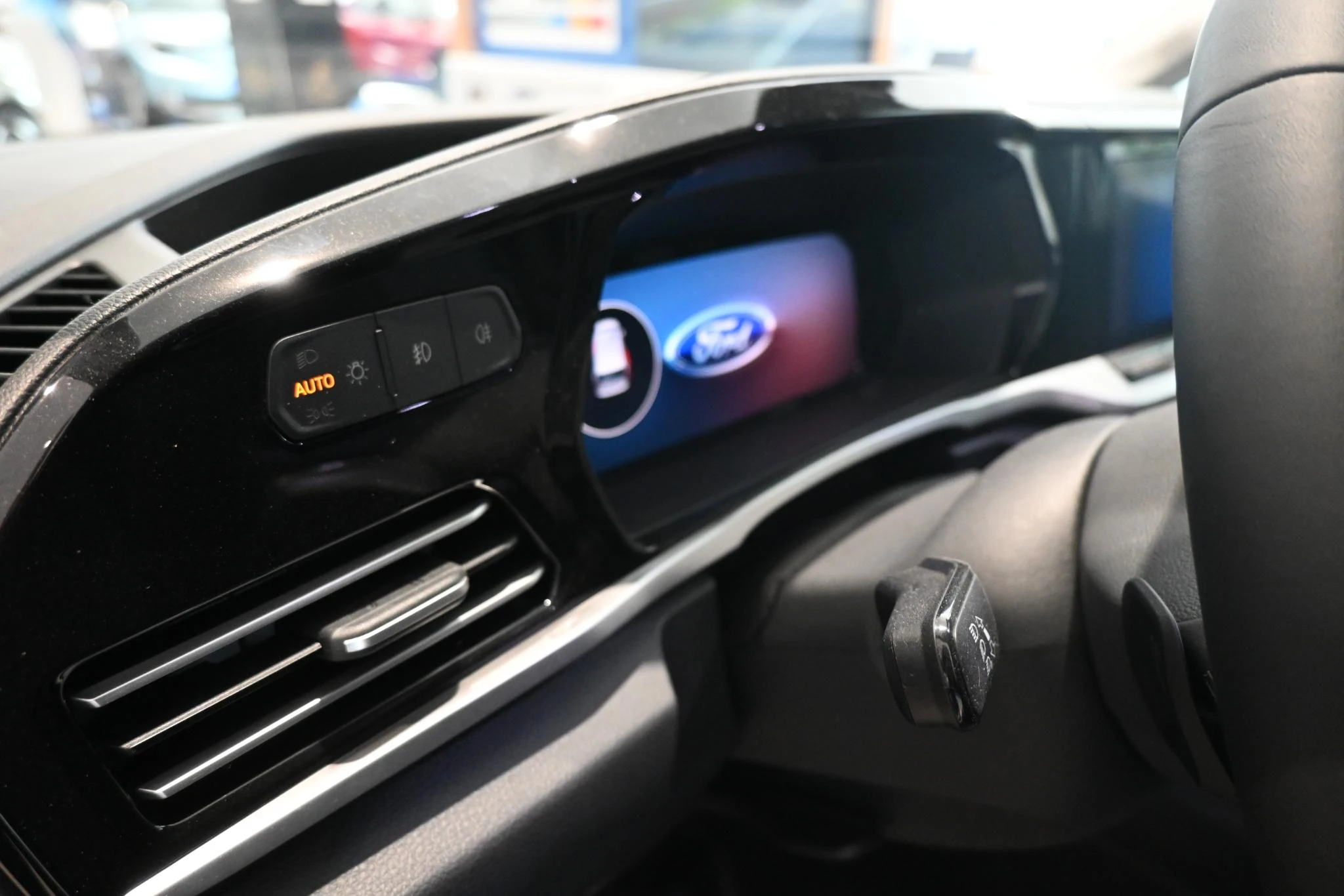 Ford-Transit Connect-image-19