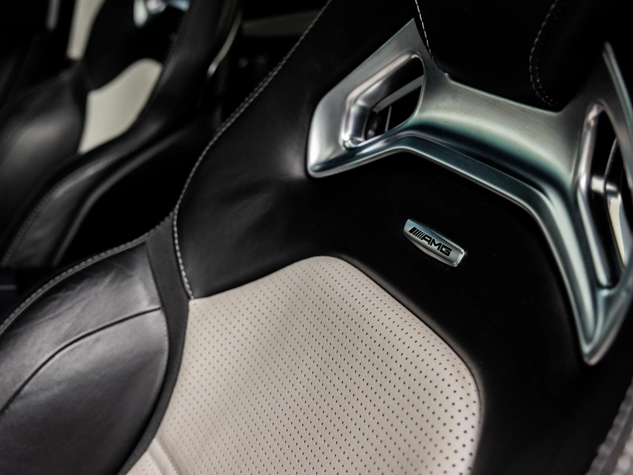 Mercedes-Benz-C-Klasse-image-24