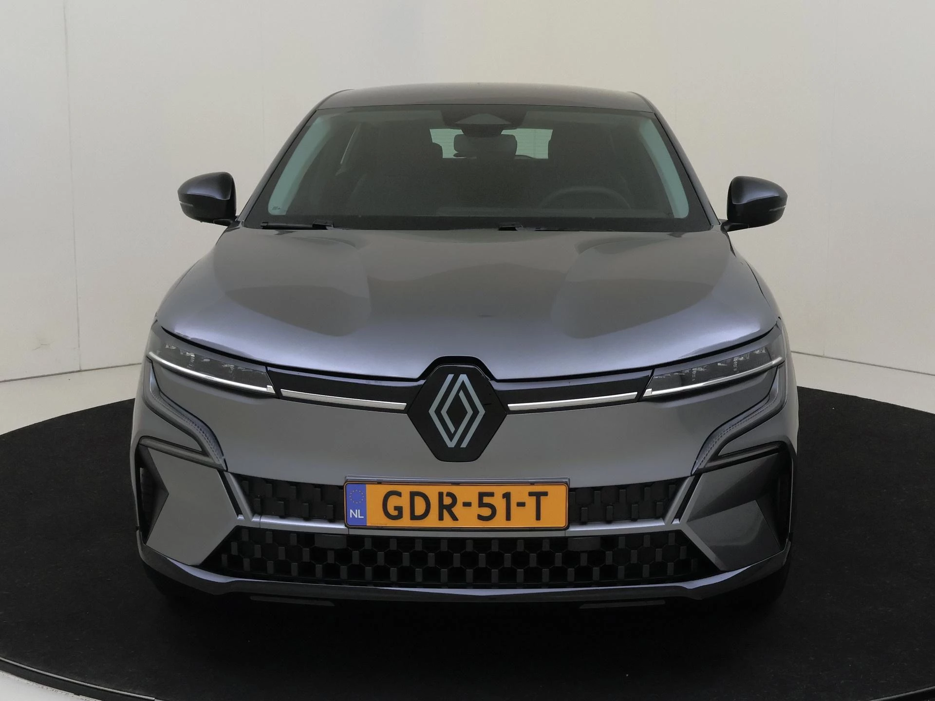 Renault-Megane E-Tech-image-5