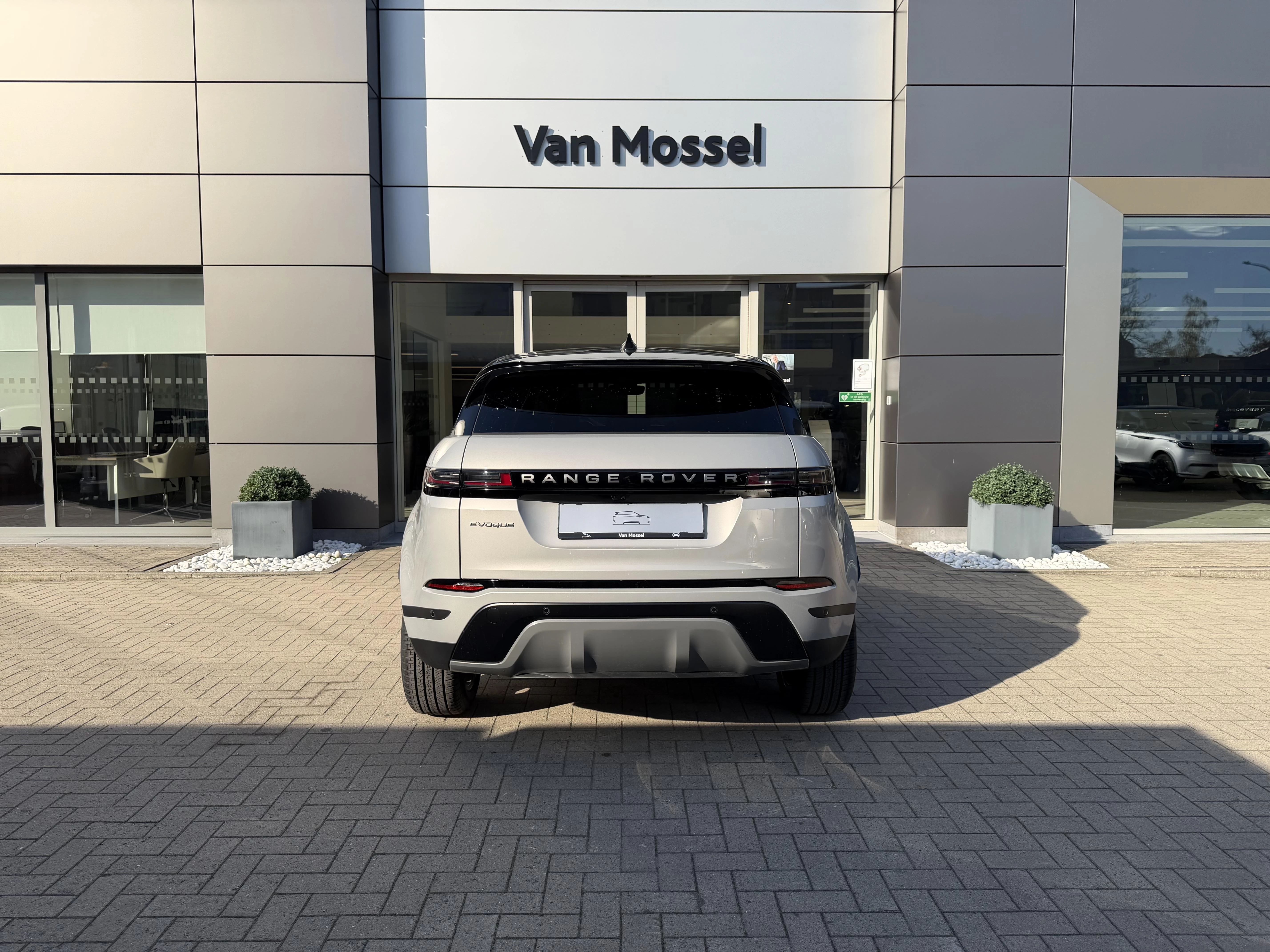 Land Rover-Range Rover Evoque-image-7