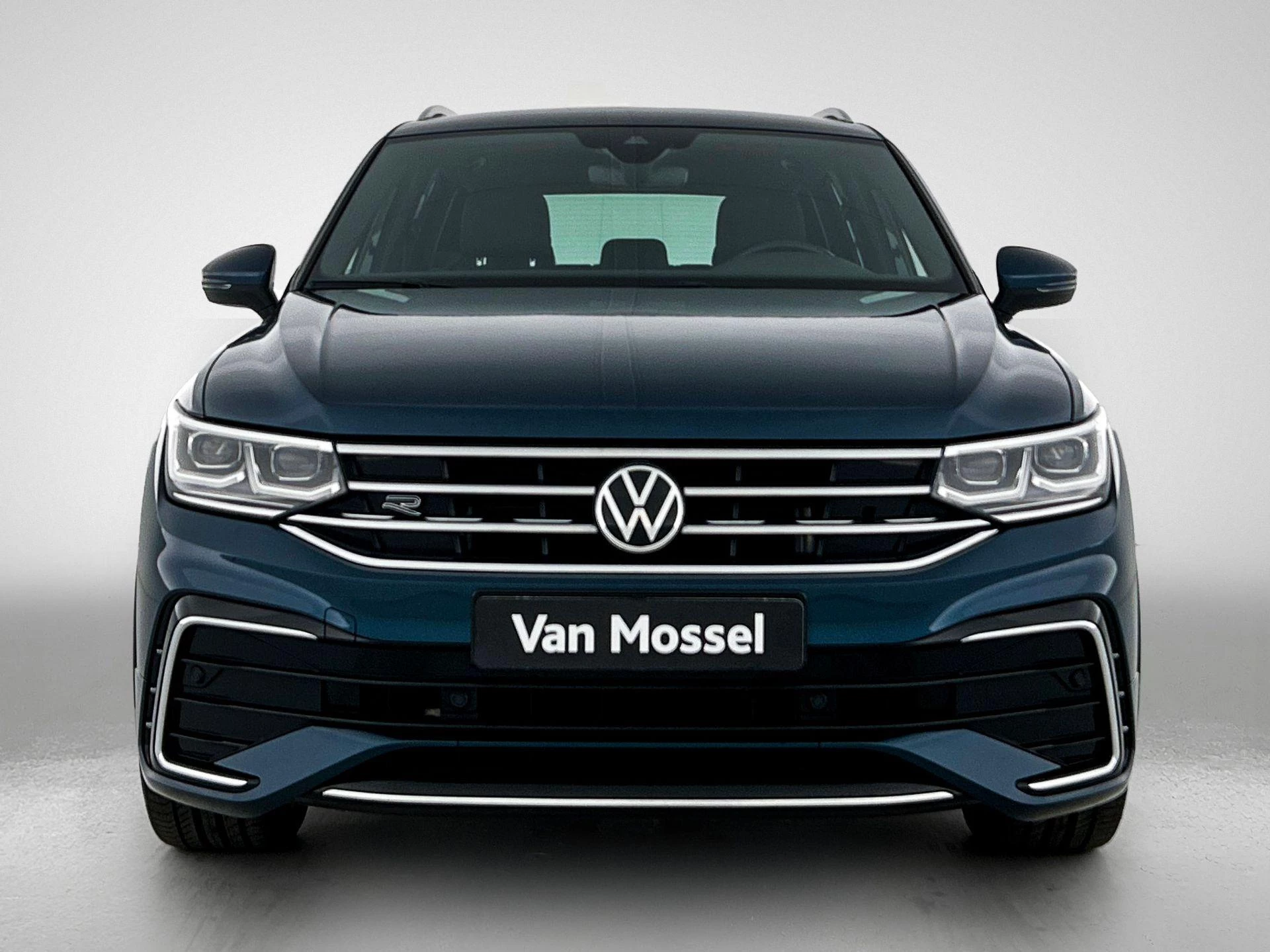 Volkswagen-Tiguan-image-4