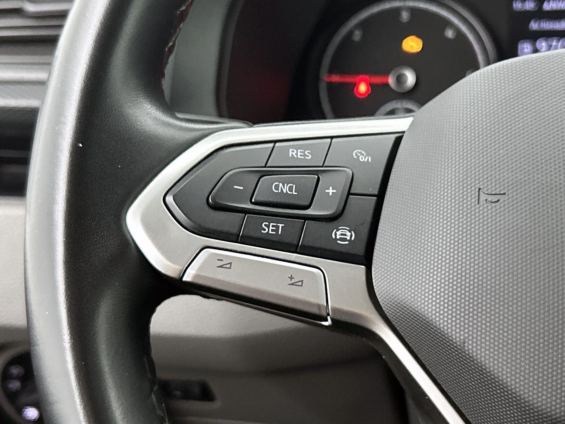Volkswagen-Transporter-image-5