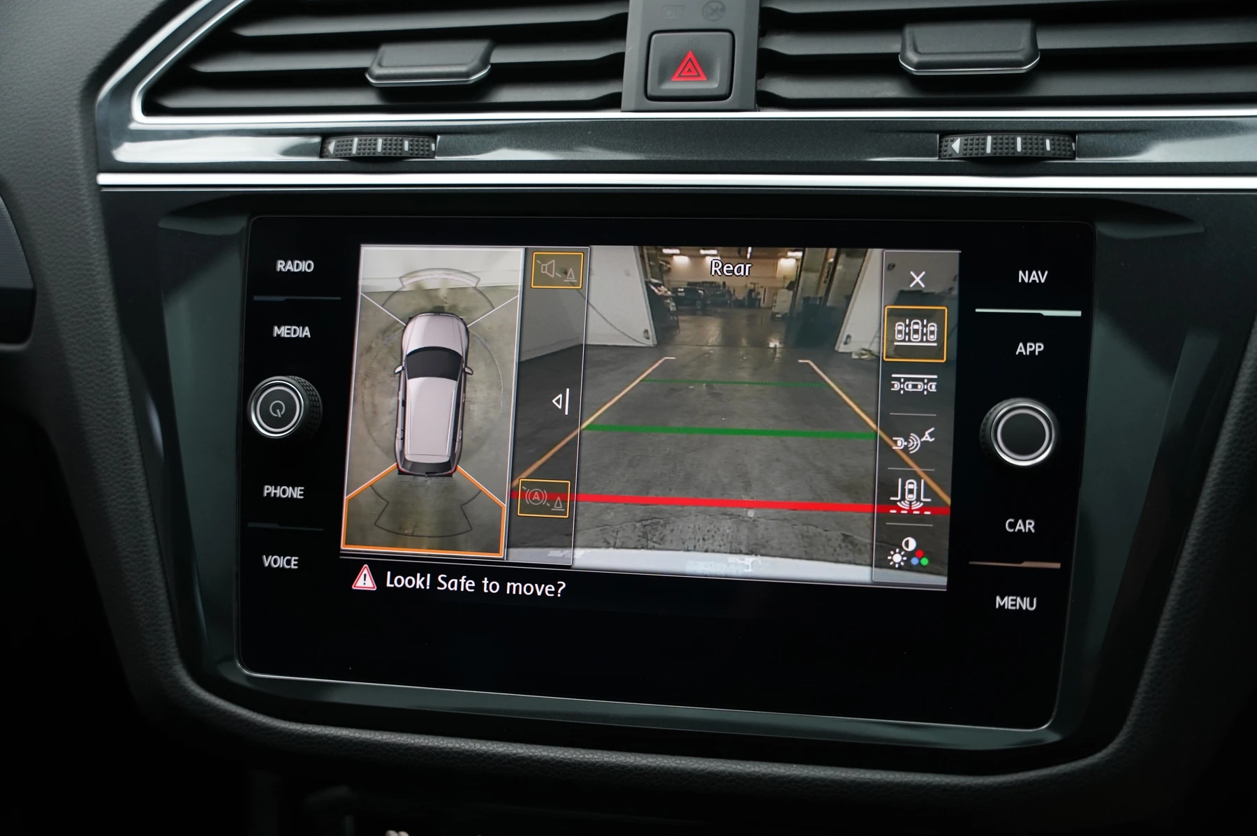 Volkswagen-Tiguan-image-24