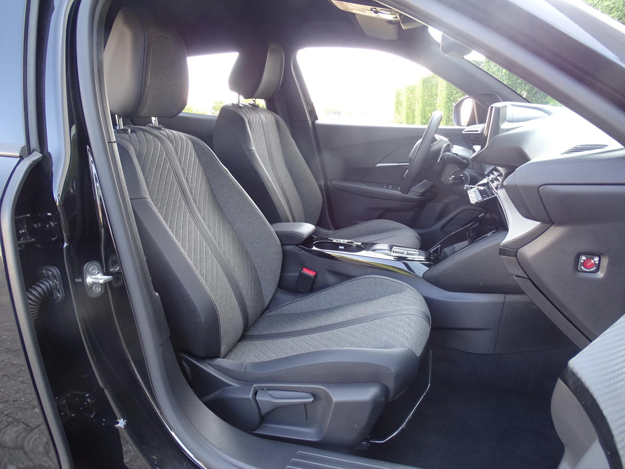 Peugeot 2008 1.2 HYBRID 136 e-DSC6 Allure VERWACHT