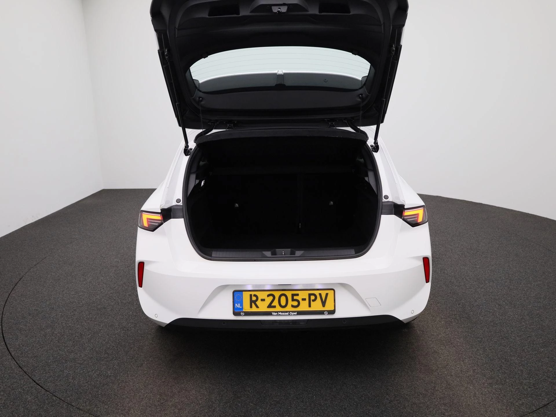 Opel-Astra-image-10