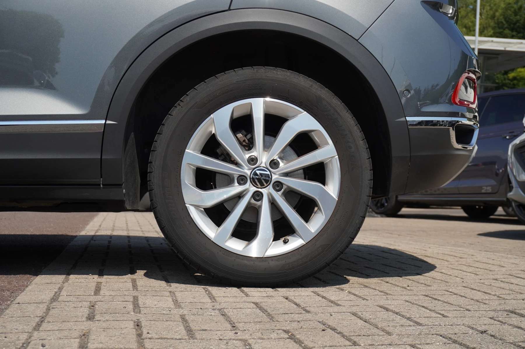 Volkswagen-T-Roc-image-17
