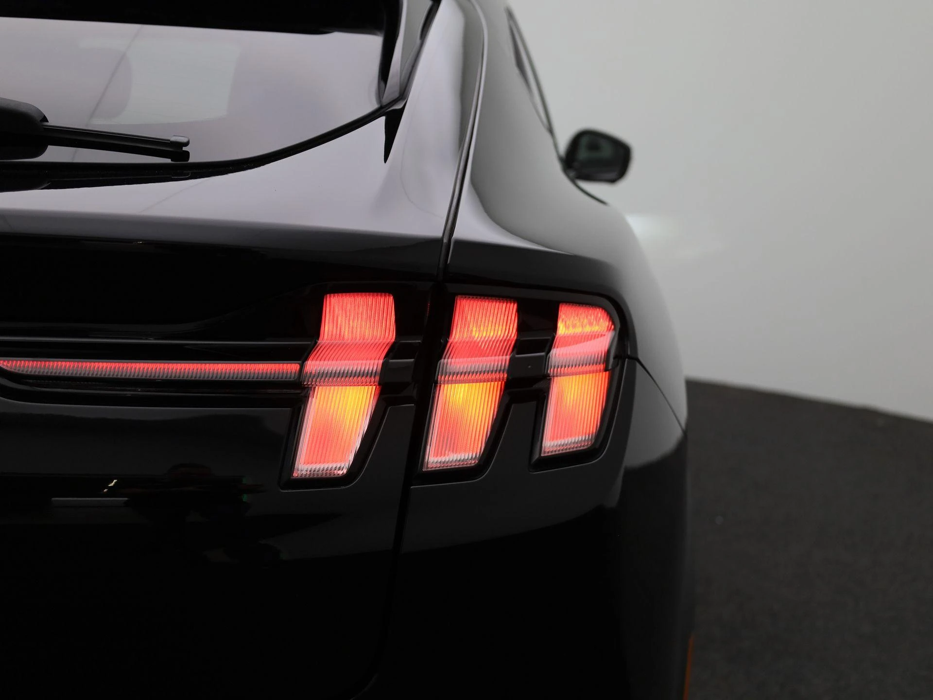 Ford Mustang Mach-E 72kWh Standard Range RWD