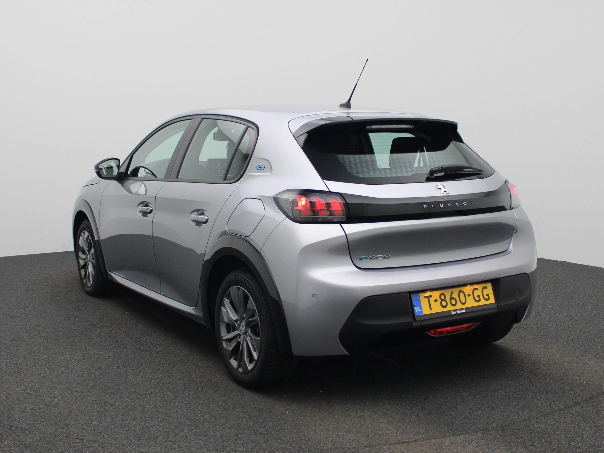 Peugeot e-208
