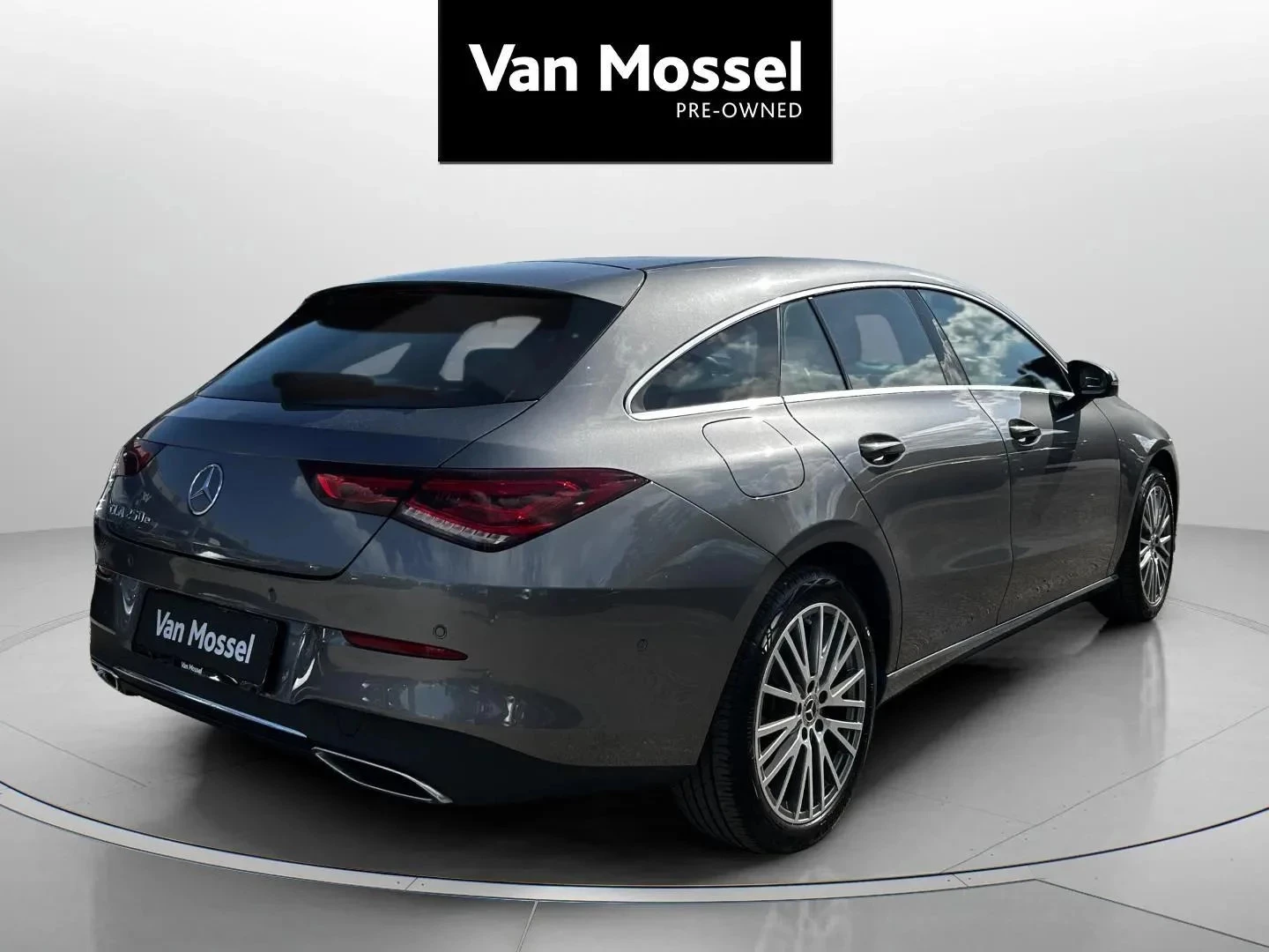 Mercedes-Benz-CLA-image-4