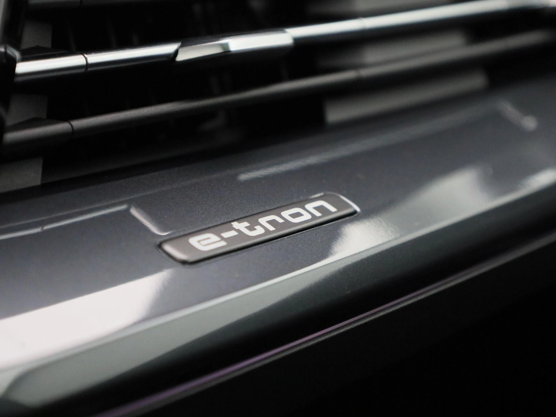 Audi-Q4 e-tron-image-30