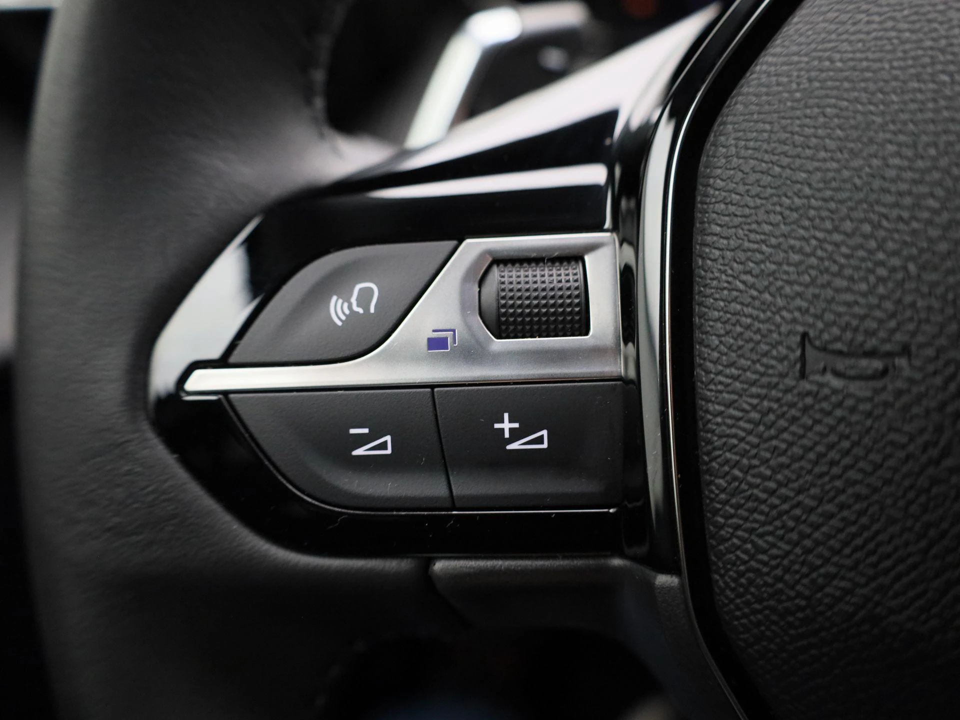 Peugeot 208 - 17