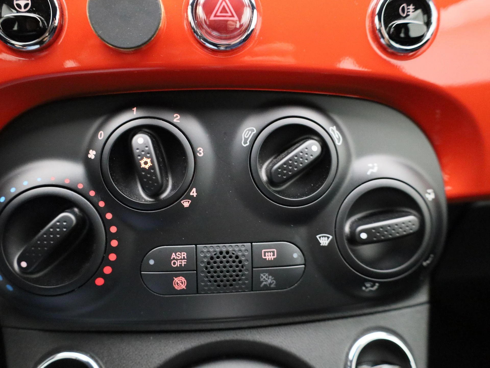 Fiat-500C-image-19