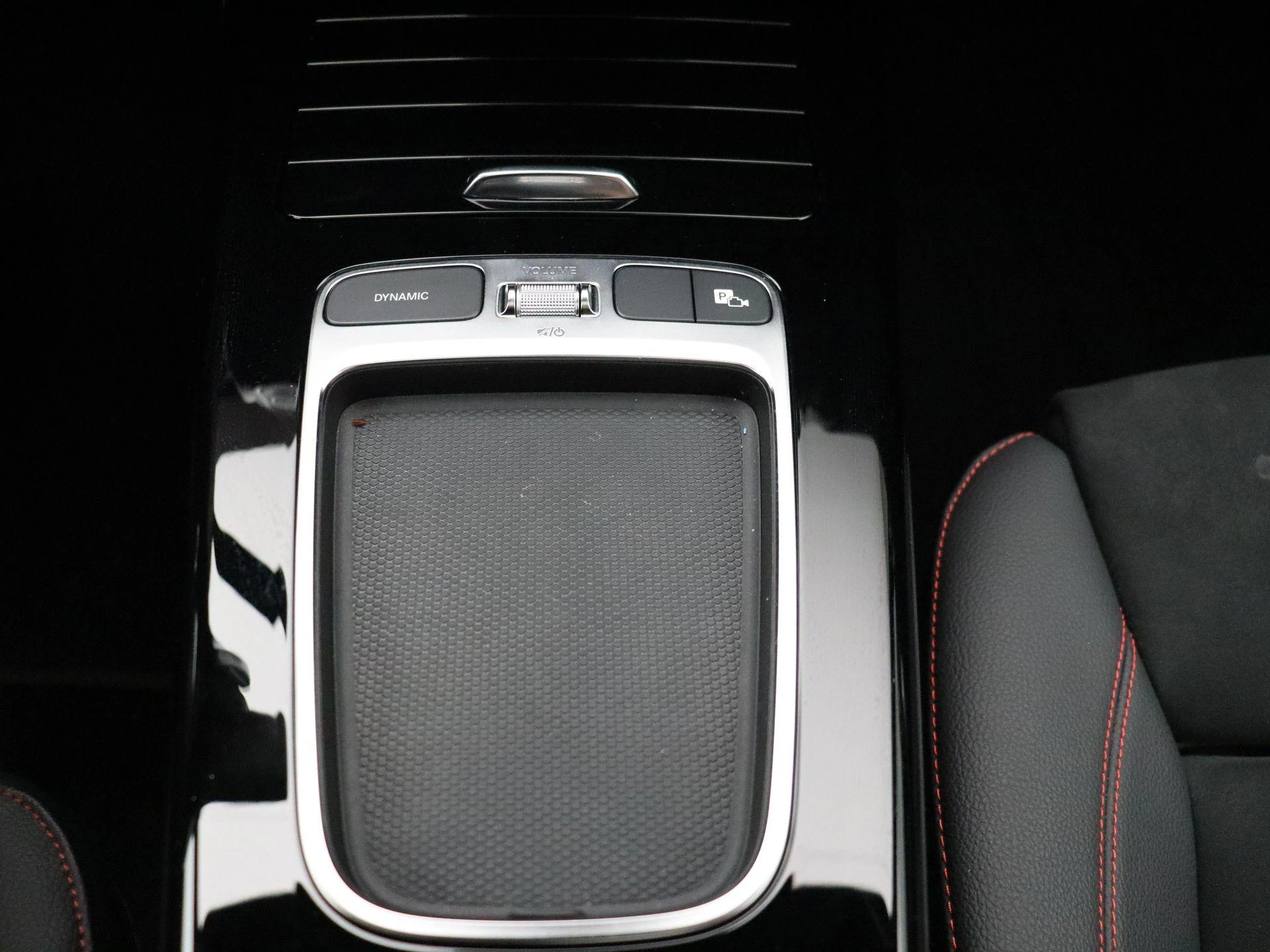 Mercedes-Benz-CLA-image-22