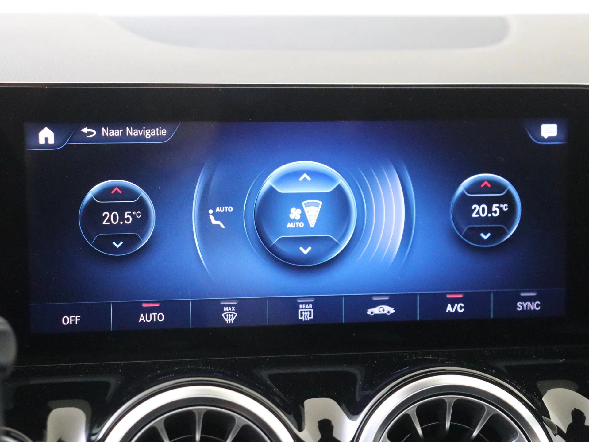 Mercedes-Benz GLA 200 Business Solution AMG