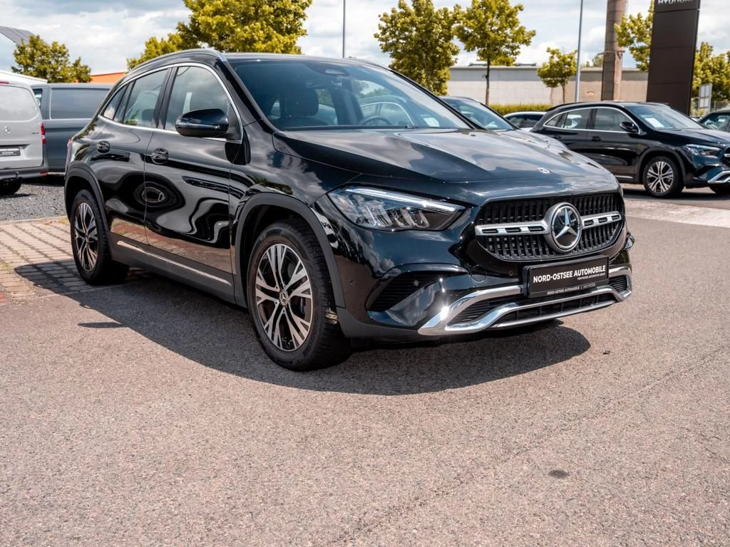 Mercedes-Benz-GLA 200 d-image-4