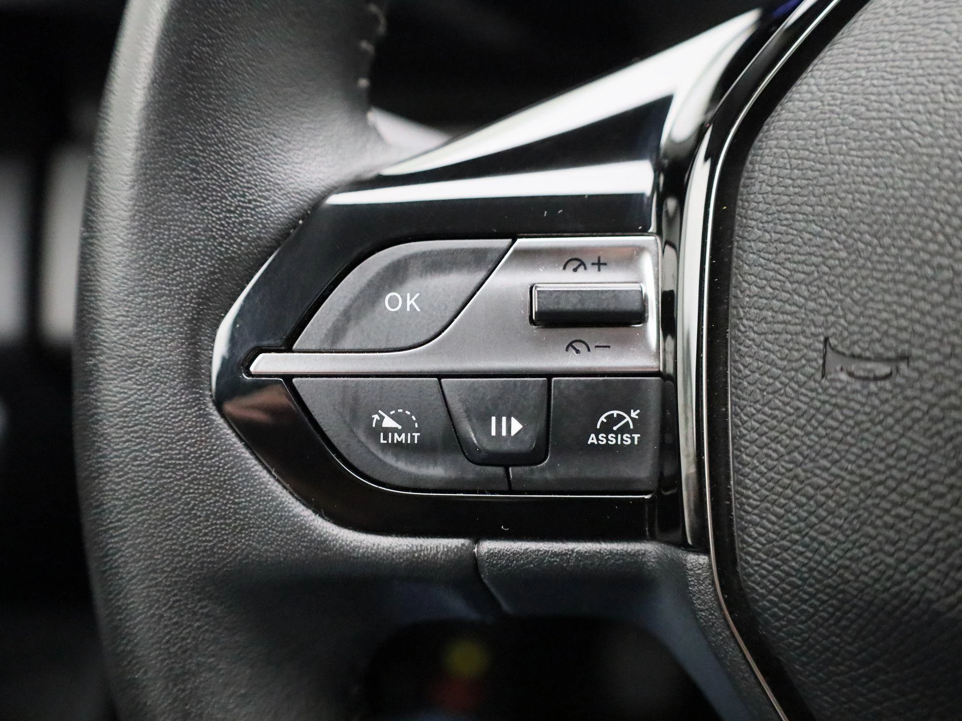 Peugeot-308-image-18
