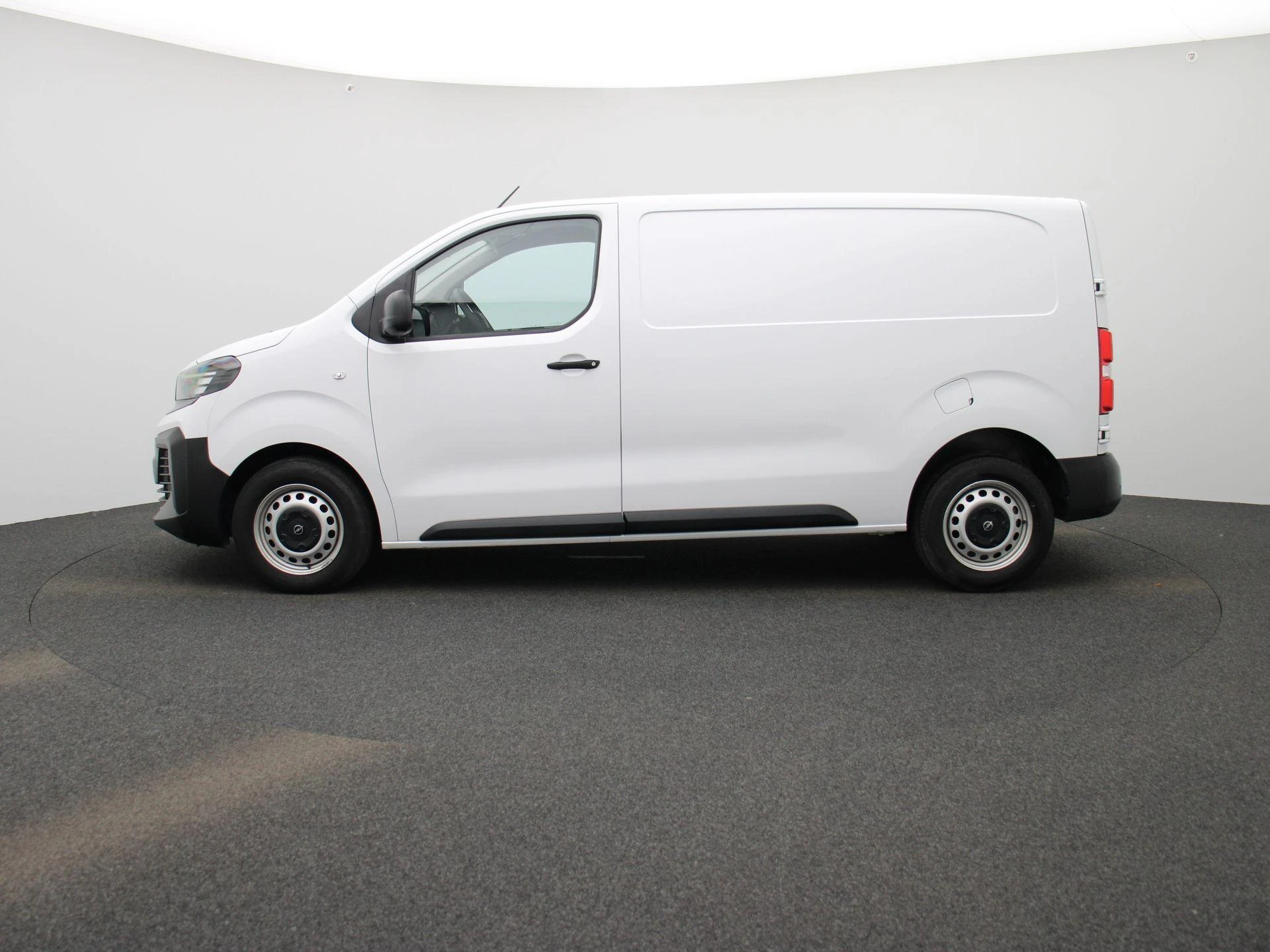 Opel-Vivaro-image-3