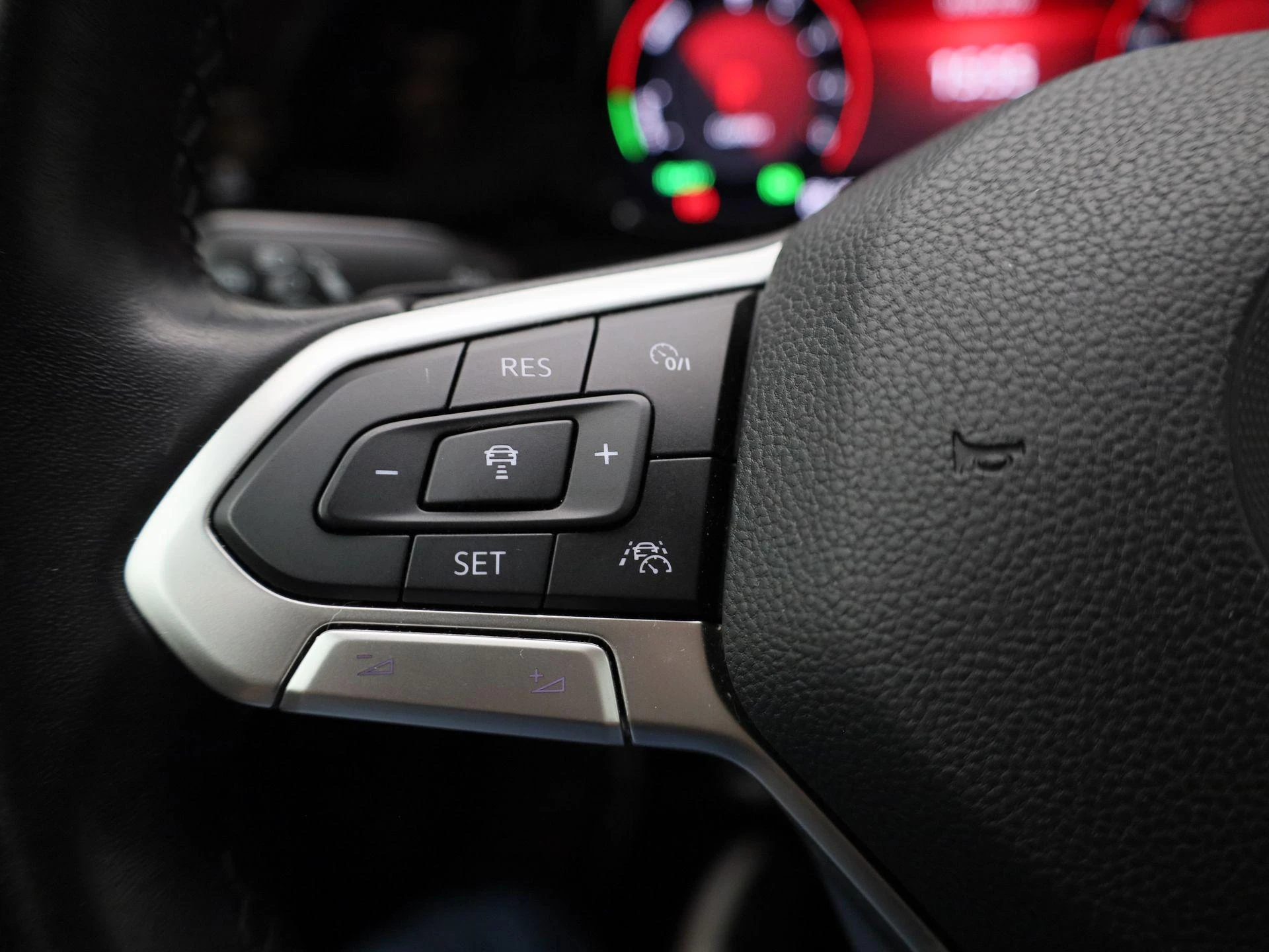 Volkswagen-Golf-image-17