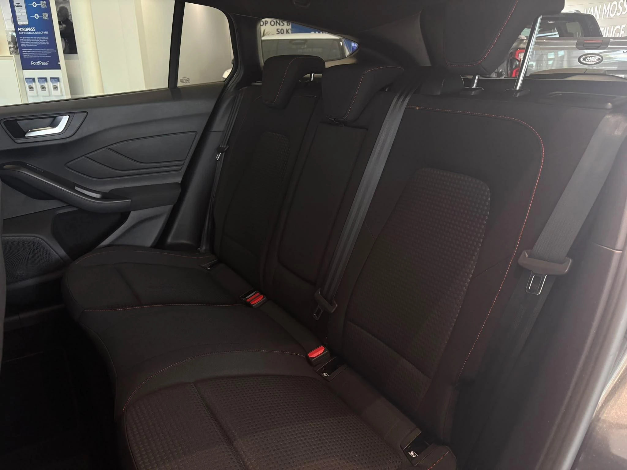 Ford Focus Wagon 1.0 EcoBoost Hybrid ST Line X