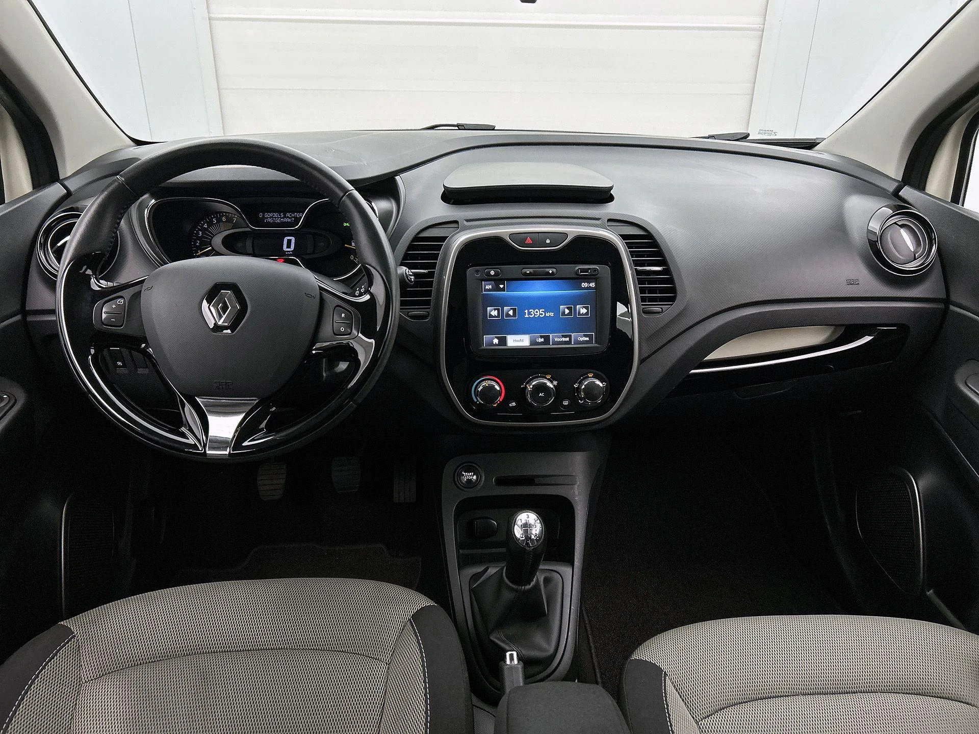 Renault-Captur-image-18