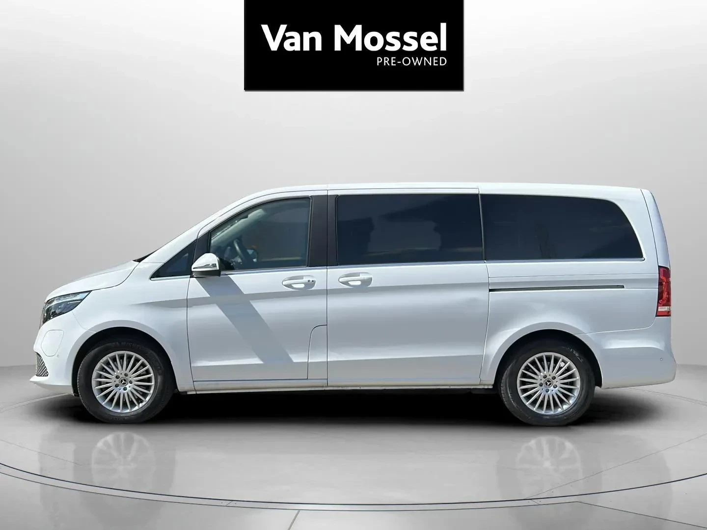 Mercedes-Benz-EQV-image-1