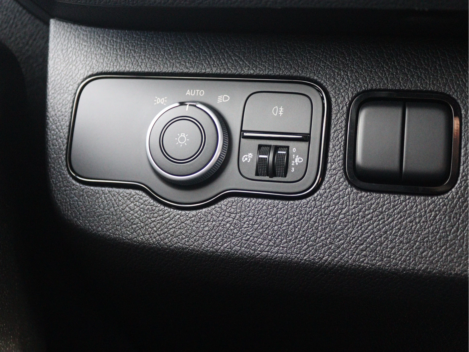 Mercedes-Benz-Sprinter-image-11