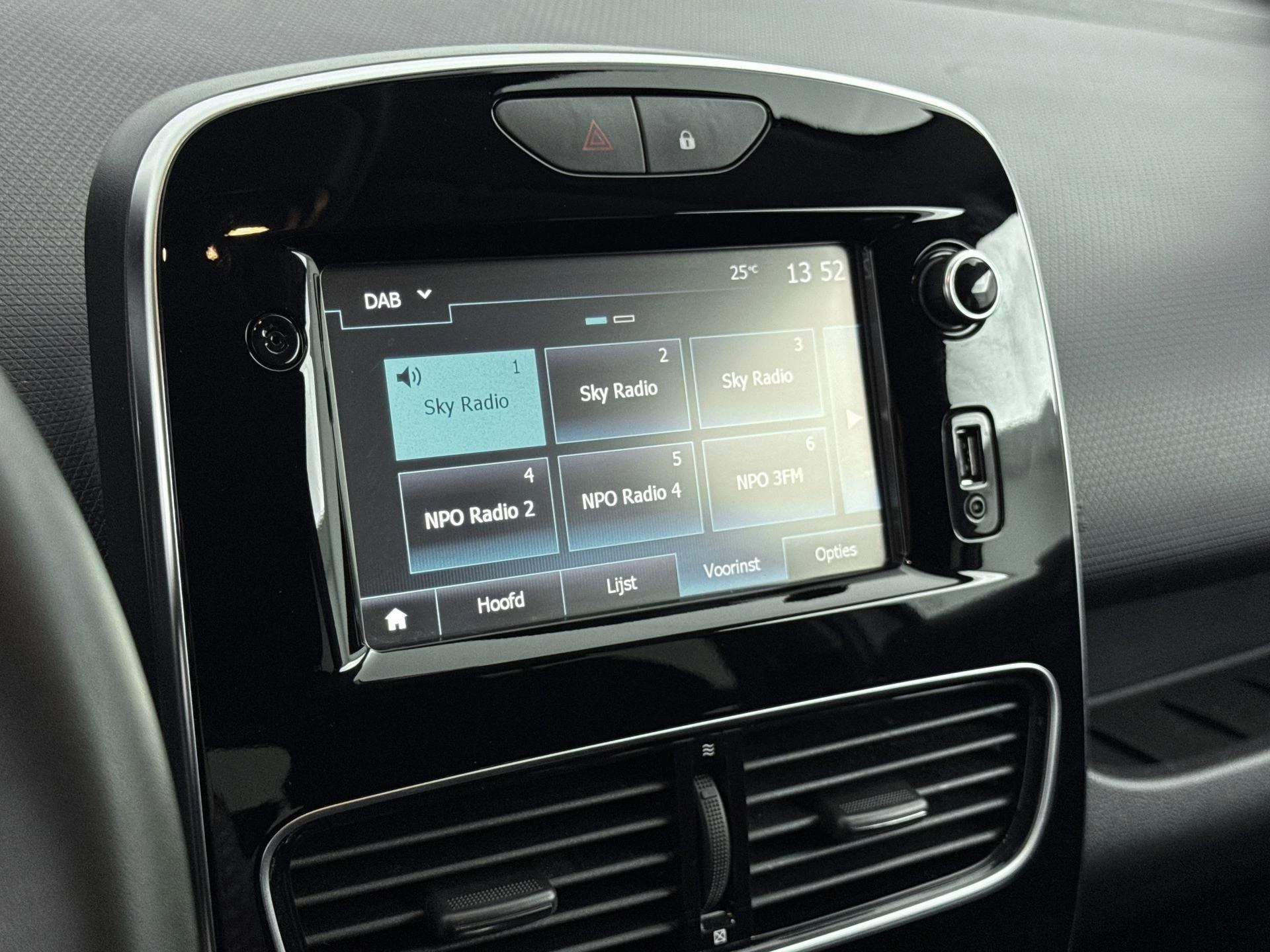 Renault-Clio-image-6