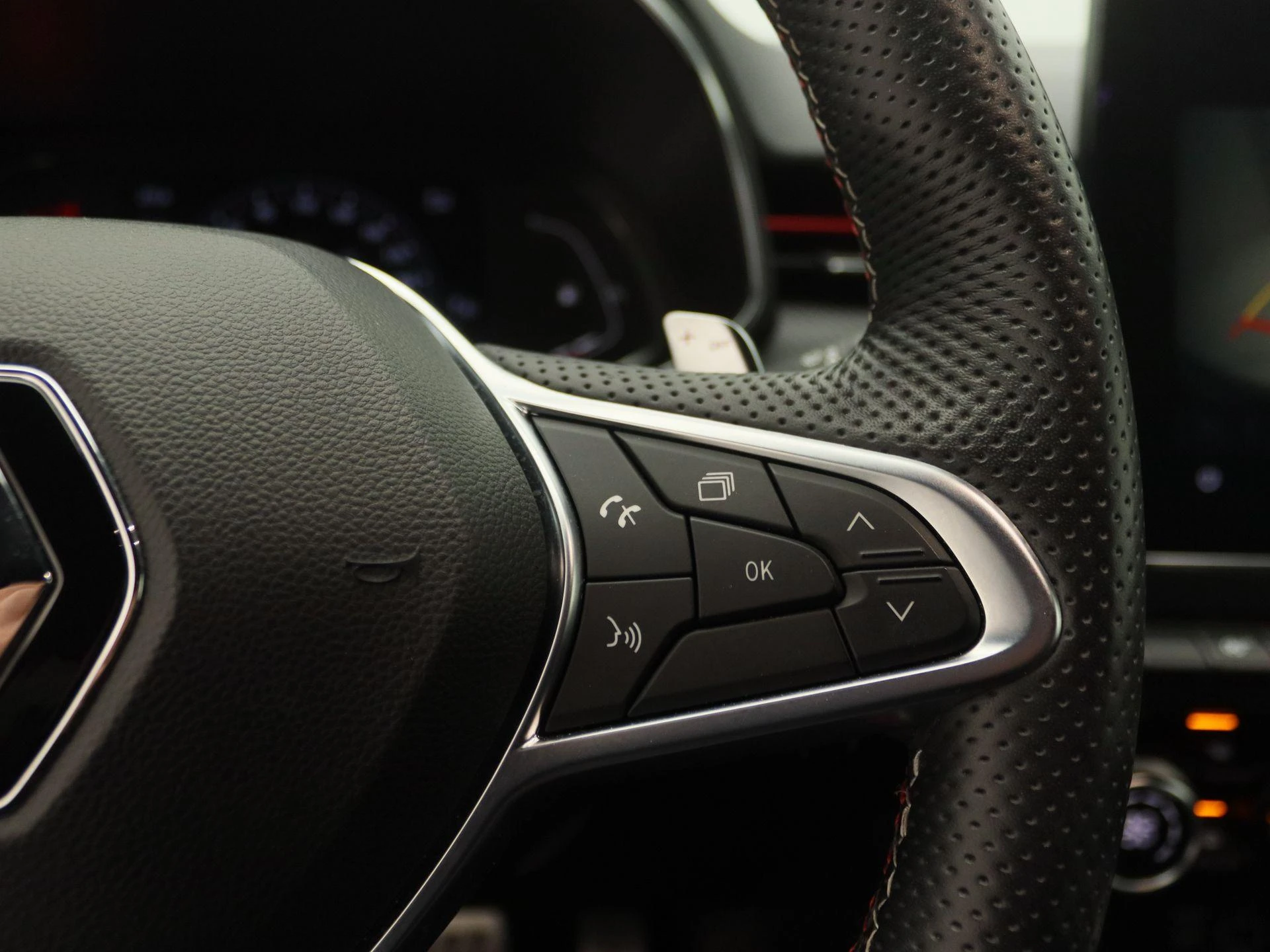 Renault-Clio-image-18