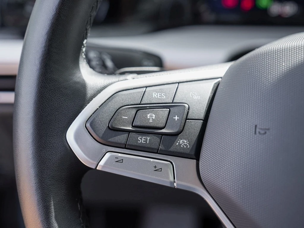 Volkswagen-Golf-image-14